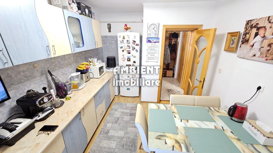 Apartament cu 2 camere, etaj 4, mobilat, zona CARTIER; - Poză 5