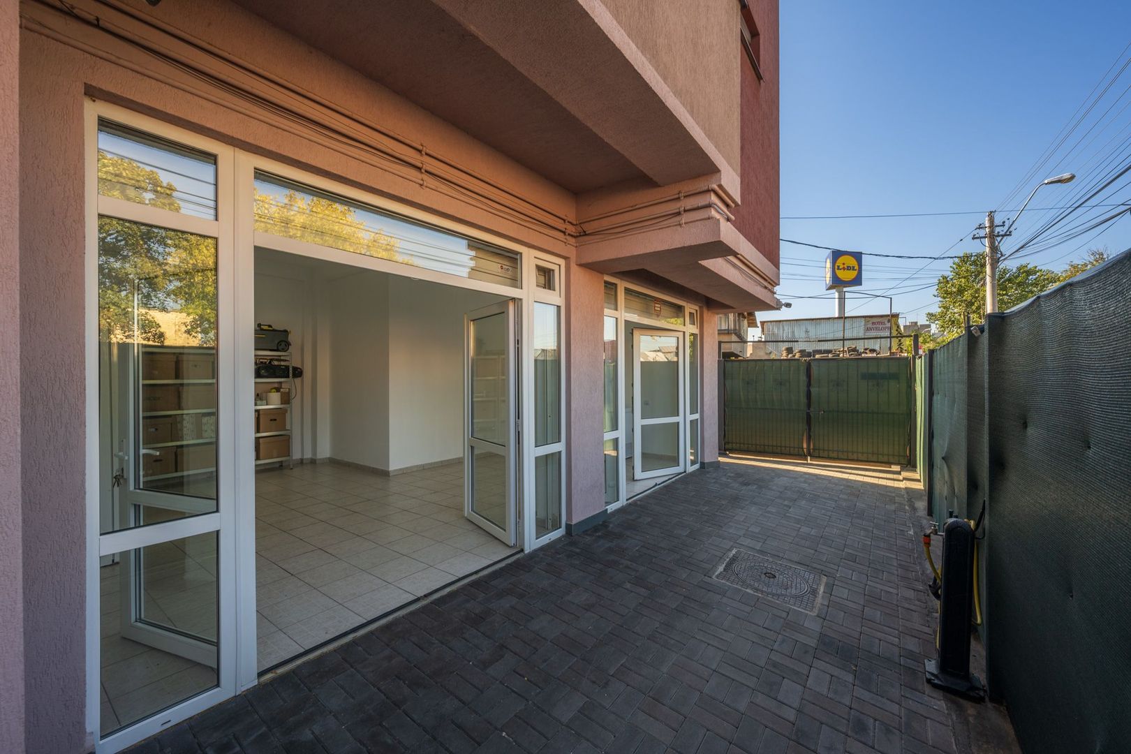 SI CASA SI AFACERE totul sub același acoperiș in Sector 5/Sălaj - LIDL - Poză 11