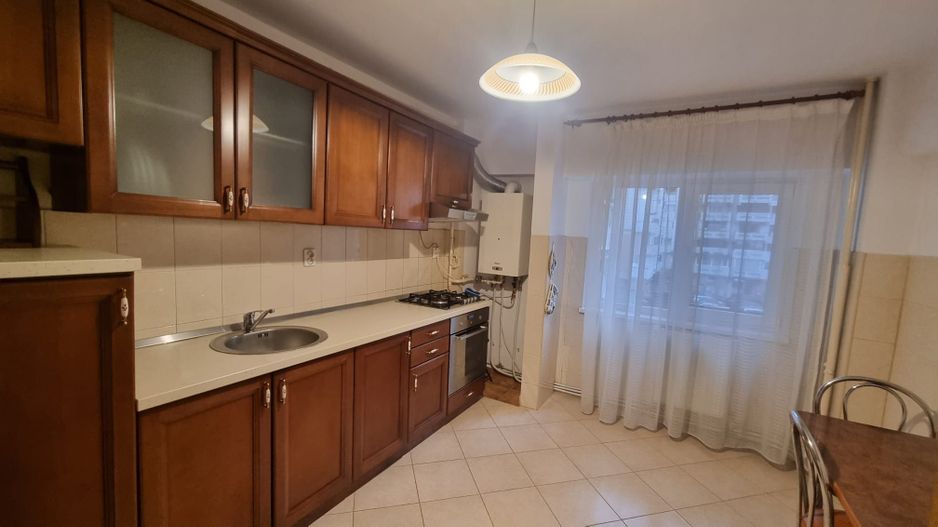 Apartament 3 camere, zona ultracentrala - Poză 1