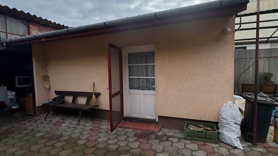 De vânzare Casă în Grădiște, curte + grădină proprie generoasă Arad - Poză 4