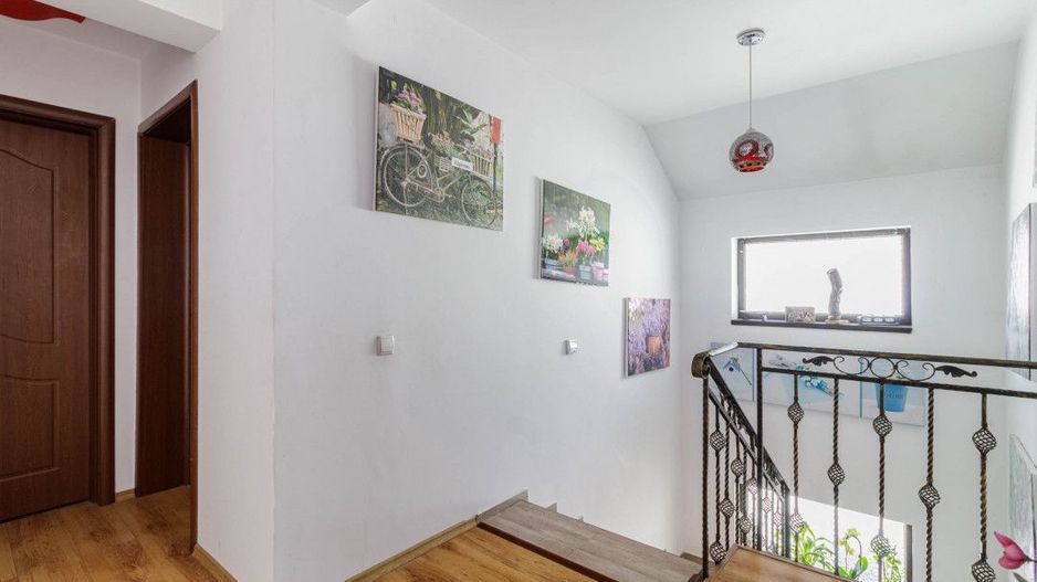 Vila spațioasă și elegantă, aproape de pădure – Tunari, Ilfov - Poză 4