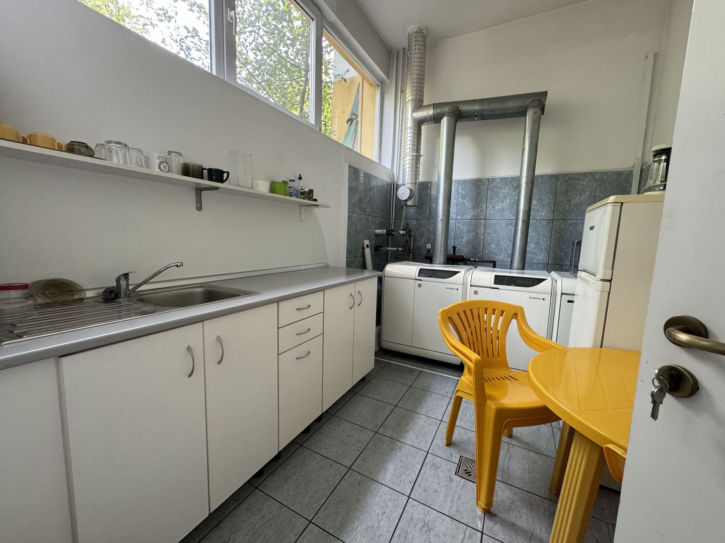 Clădire Multifuncțională de Vânzare în Târgu Mureș, Zona Gării - Poză 10