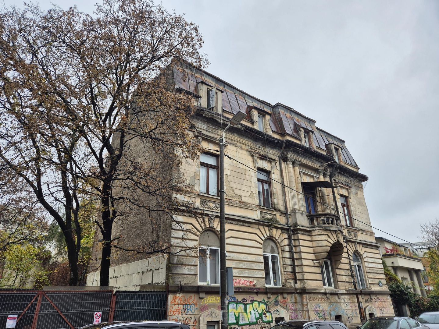 Vila interbelică de vânzare, ultracentrală – oportunitate de renovare - Poză 4
