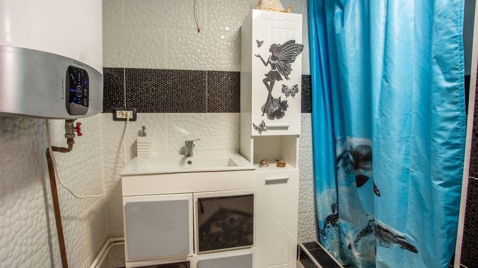 Casă individuală cu teren generos pe colț, în Gai - Poză 13