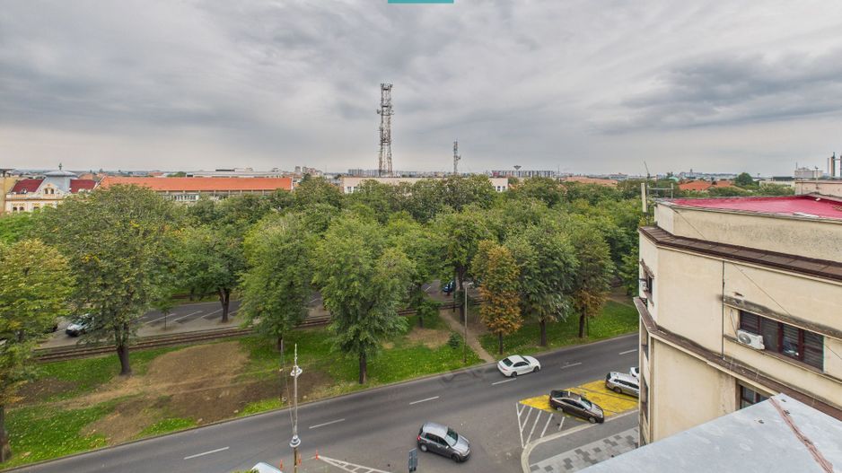 Apartament spațios, 3 camere ultracentral. - Poză 16