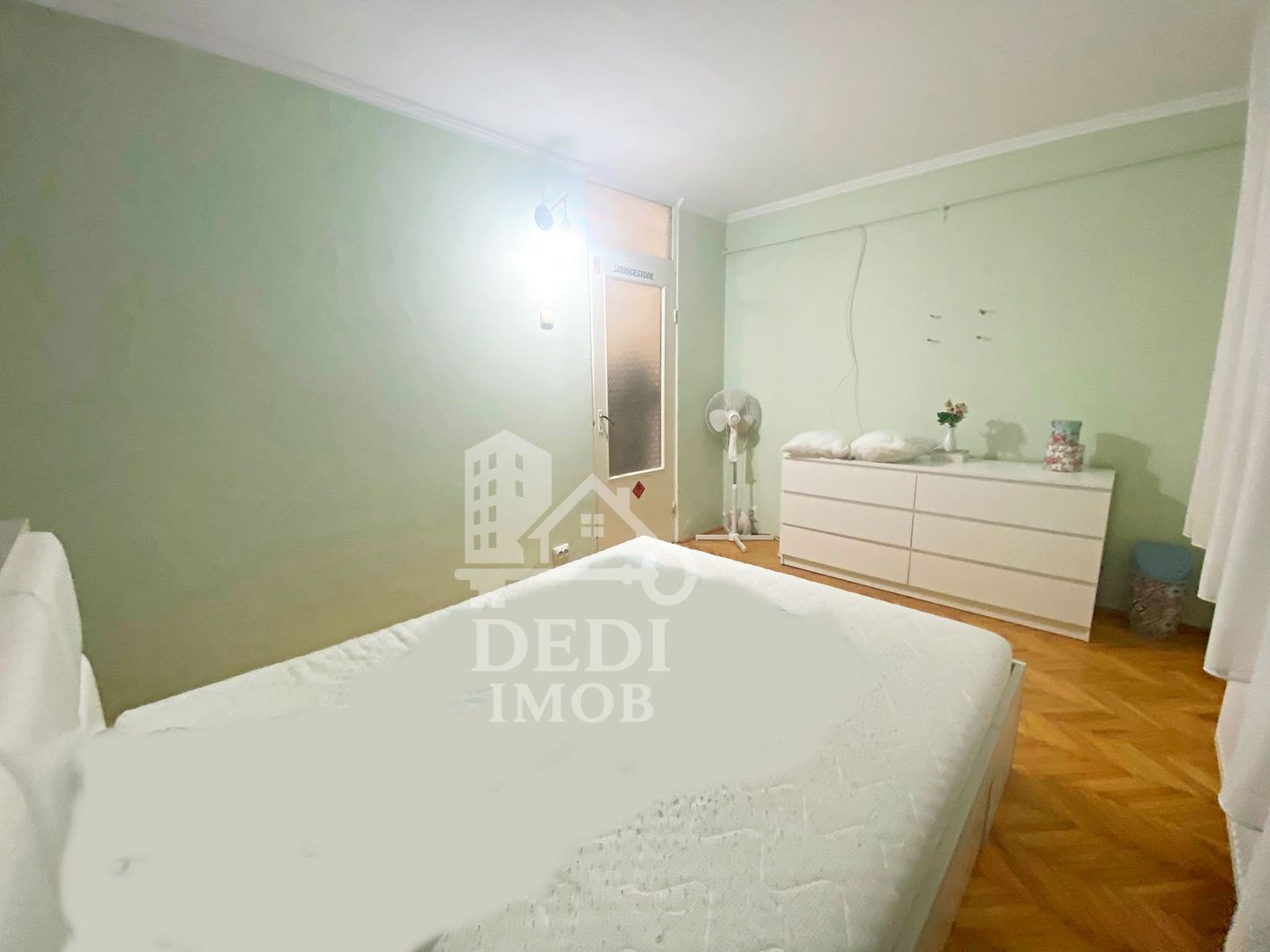Apartament 3 camera de vânzare in zona Rogerius, Oradea - Poză 4