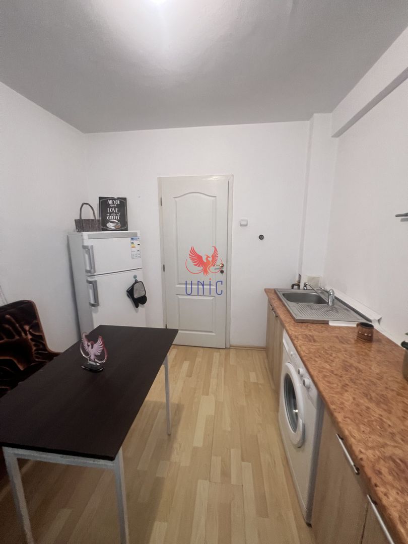 Decomandat, stradal, Calea Bucuresti etaj 1 - Poză 90