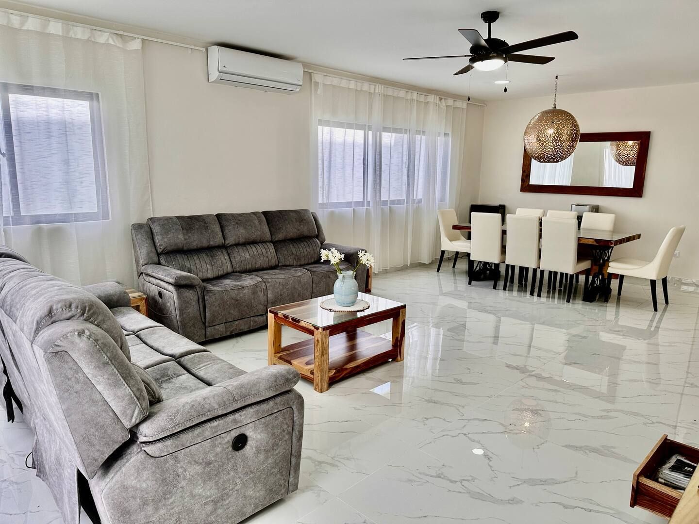 Vilă rezidențială în Palma del Sol - Poză 3