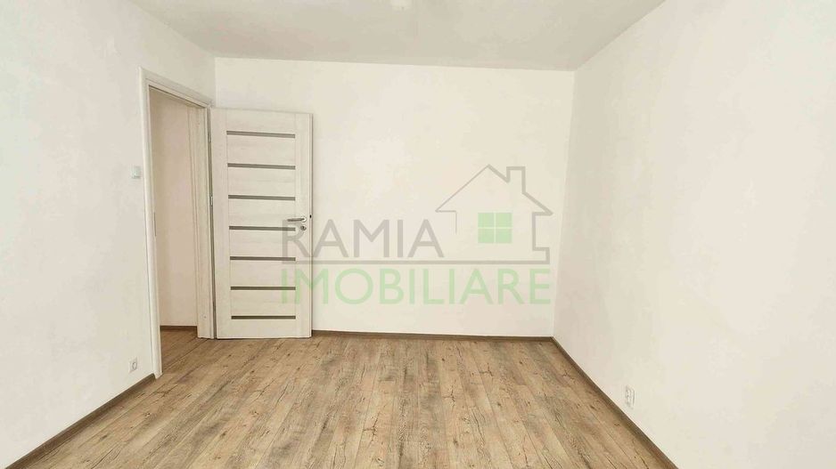 Apartament 2 camere decomandat, renovat, gata de mutare ,Zona Tractoro - Poză 2
