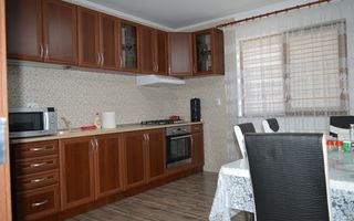 Casă de vânzare Prelipca/Suceava - Poză 1