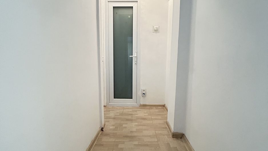 Apartament 4 camere 70 mp 2 bai centrala termica - Inel 2 - Scoala 39 - Poză 13