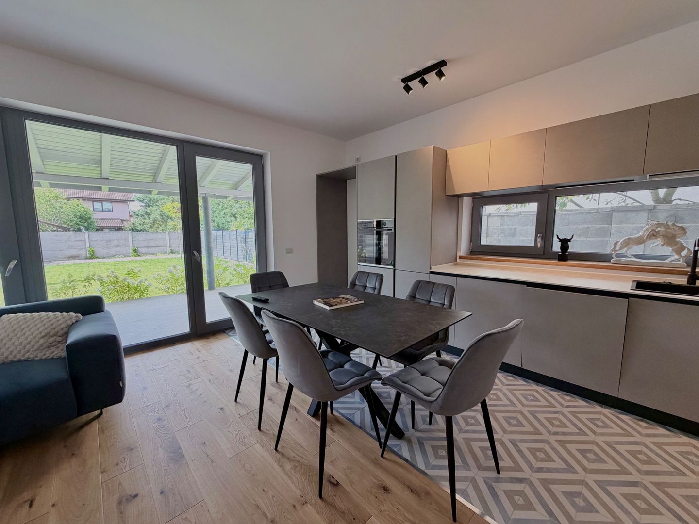 DUPLEX MOBILAT SI UTILAT - Poză 12