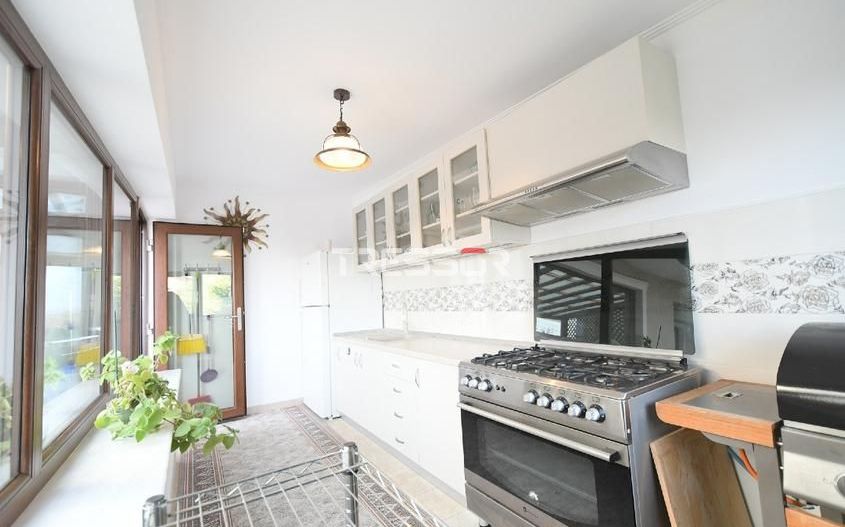 Proprietate premium cu teren de 2.000 mp | Casă 412 mp utili - Poză 10