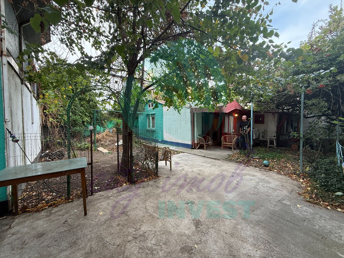 "Casa bunicii" pe un lot de teren de 307 mp - Poză 1