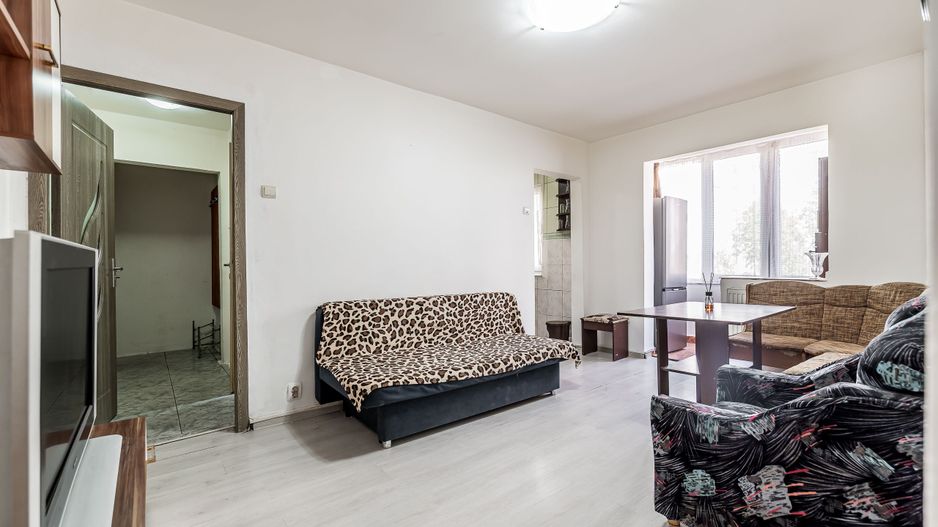 Apartament cu 3 camere, etaj 1 + loc de parcare pe Aleea Predeal - Poză 2