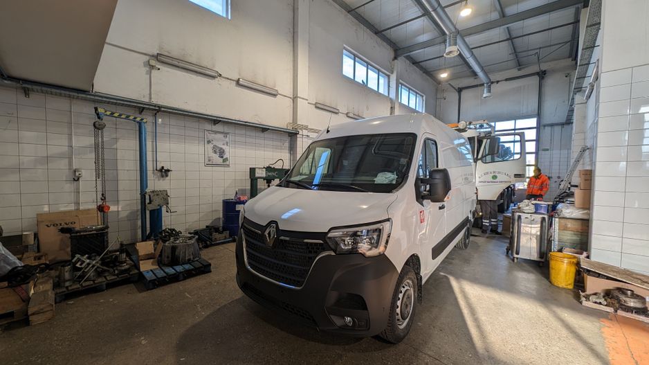 Hala cu teren generos langa acces A1 - Poză 10