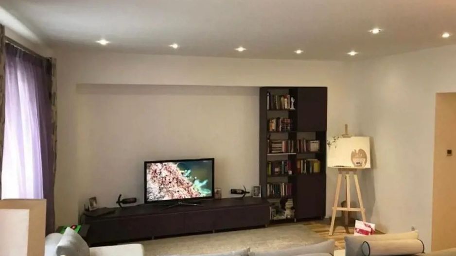 De Inchiriat Apartament 3 Camere Splaiul Unirii - Poză 1