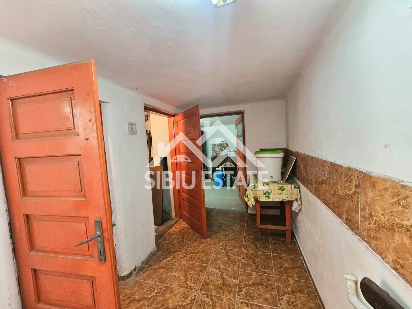Casa Sibiu central 5 camere, 4 bai - Poză 20