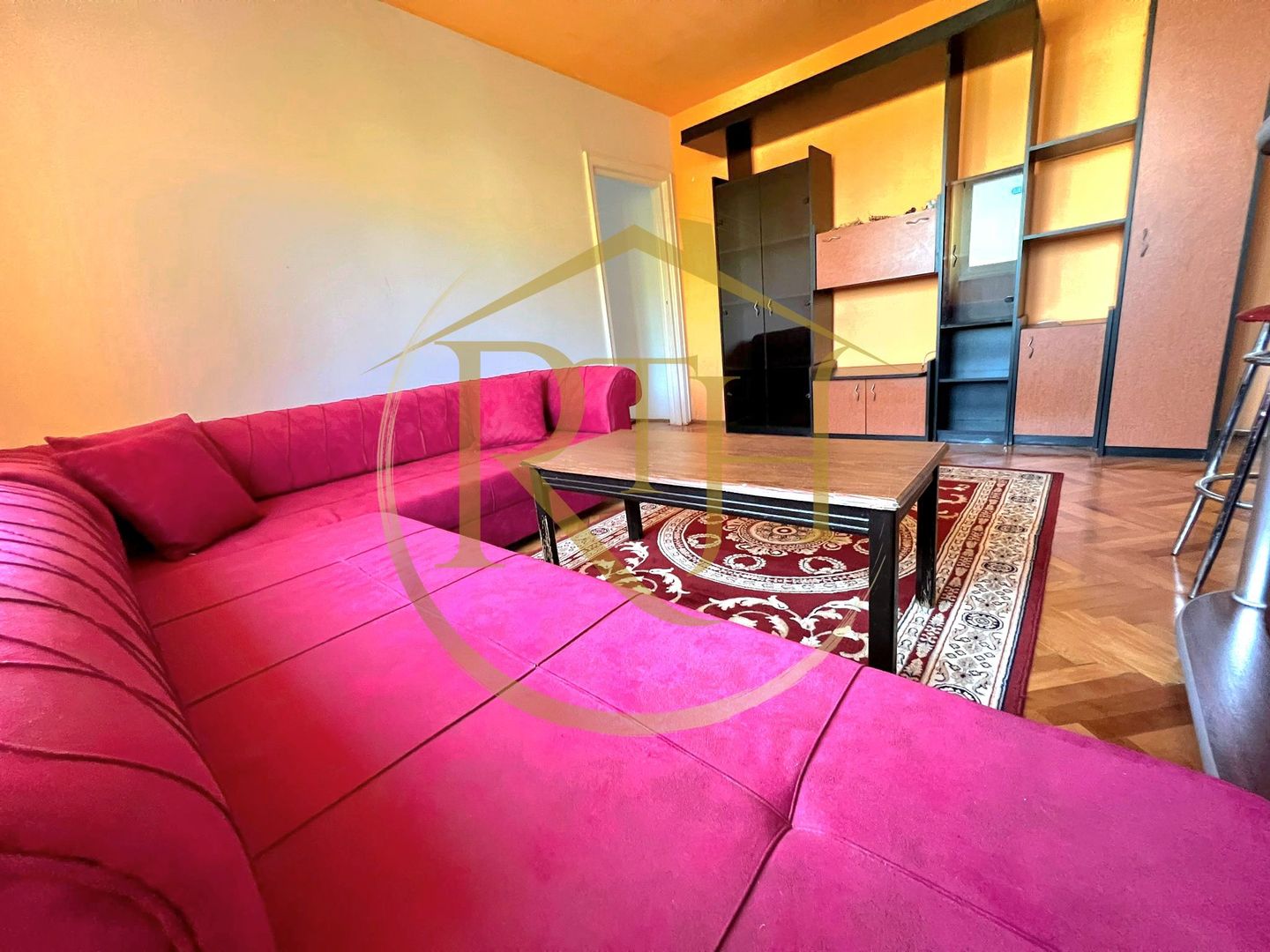 Inchiriez apartament cu 3 camere zona Olimpia , 380 euro/luna. - Poză 3