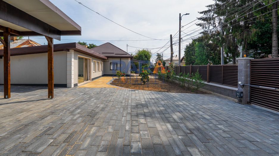 Ocazie rară: Casă în zona Spitalului Municipal Roman - Poză 20