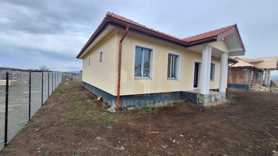 Ocazie! Casa individuala 4 camere Sanpetru Brasov - Poză 2