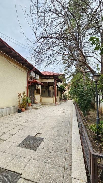 Casa individuala (singur in curte), zona centrala - Poză 3