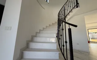 Casa individuala. 172 mp utili. Garaj. Disponibila imediat - Poză 23