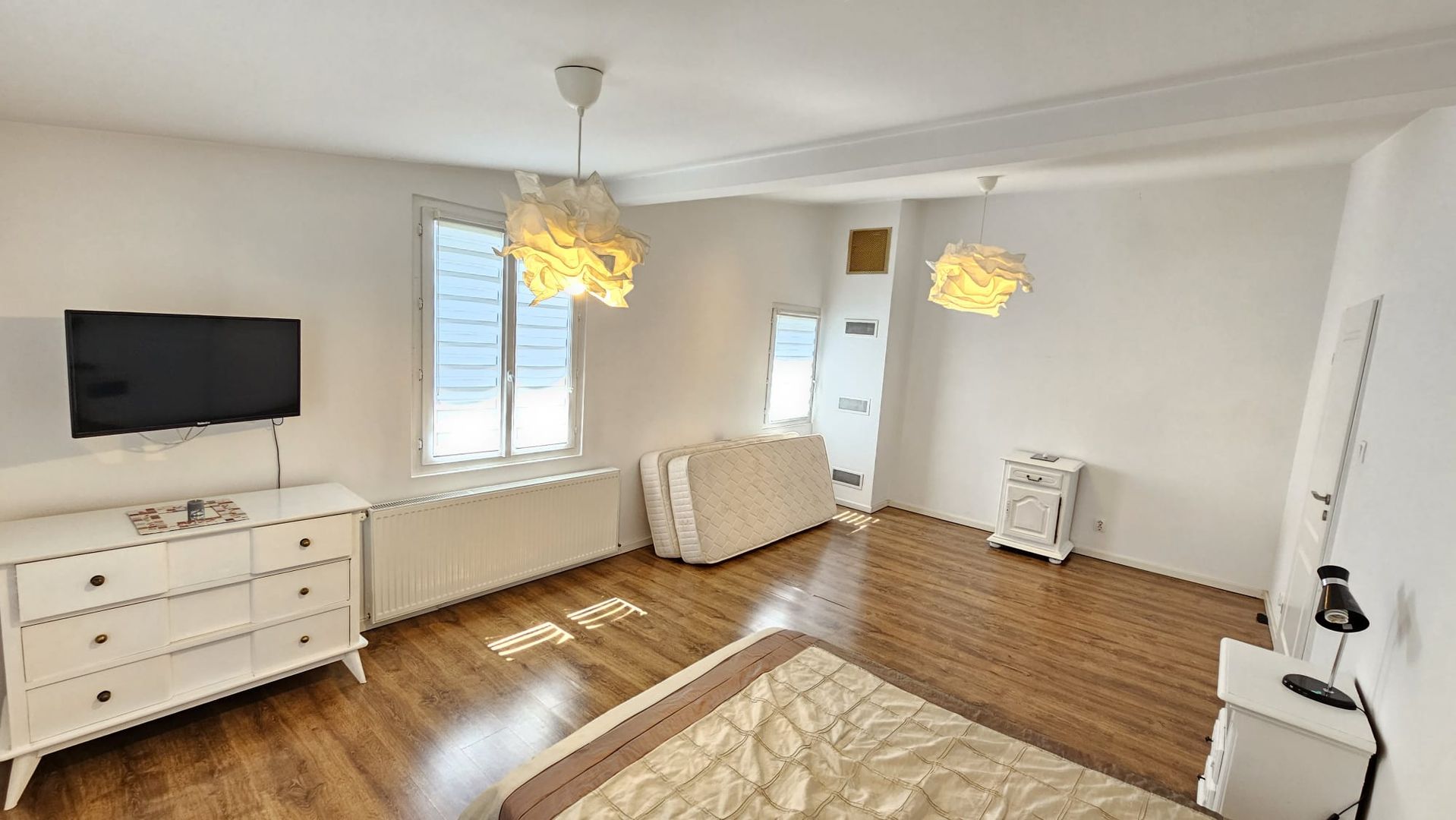 0 % comision, casa individuala 4 camere, 400 mp teren cartier Bulgaria - Poză 9