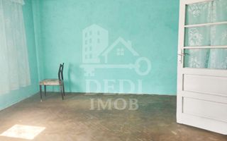 Casa de vanzare cu 3 camere in Velenta, Oradea - Poză 2