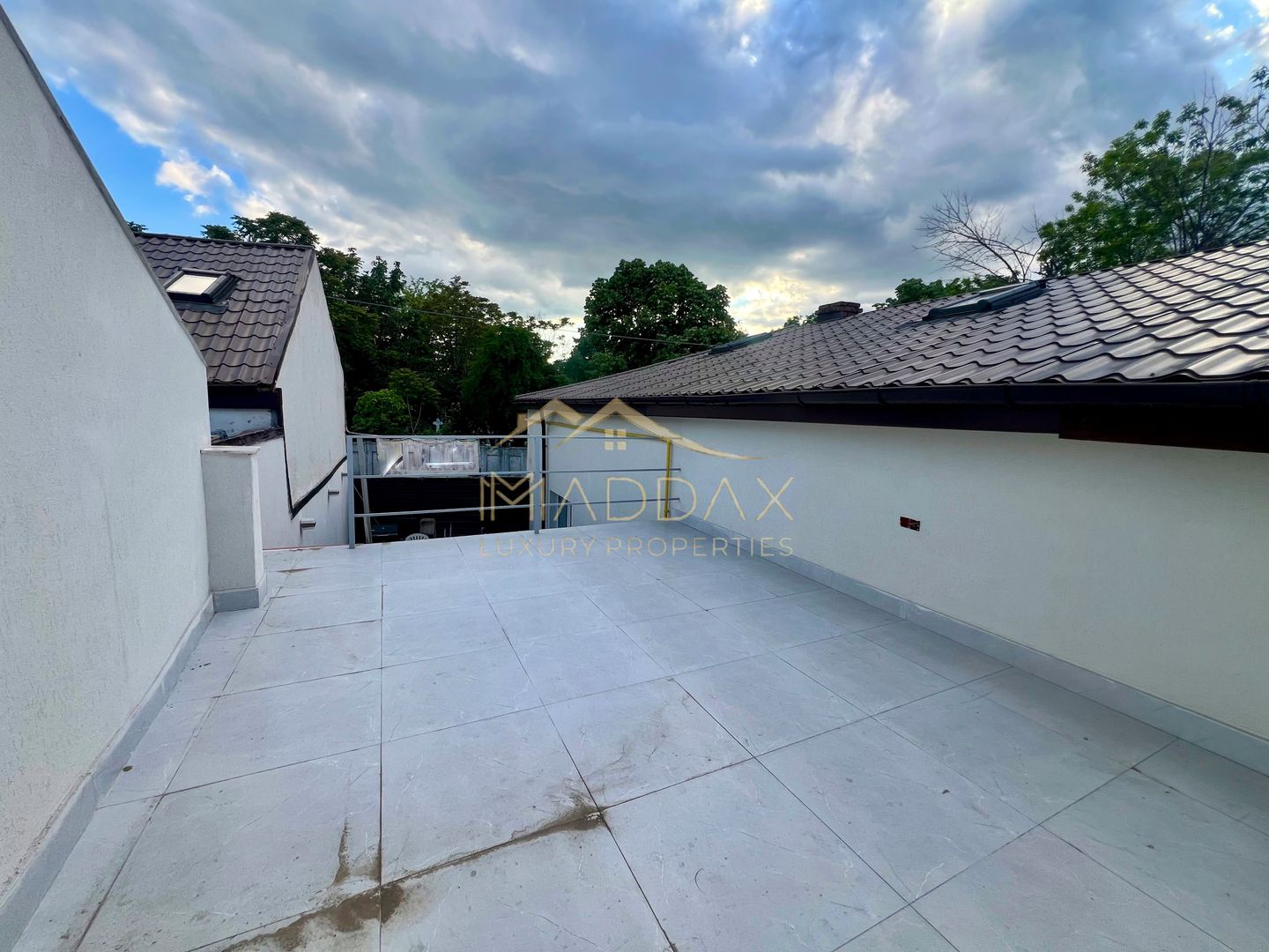 Casa **8 camere** // Domenii - Poză 32