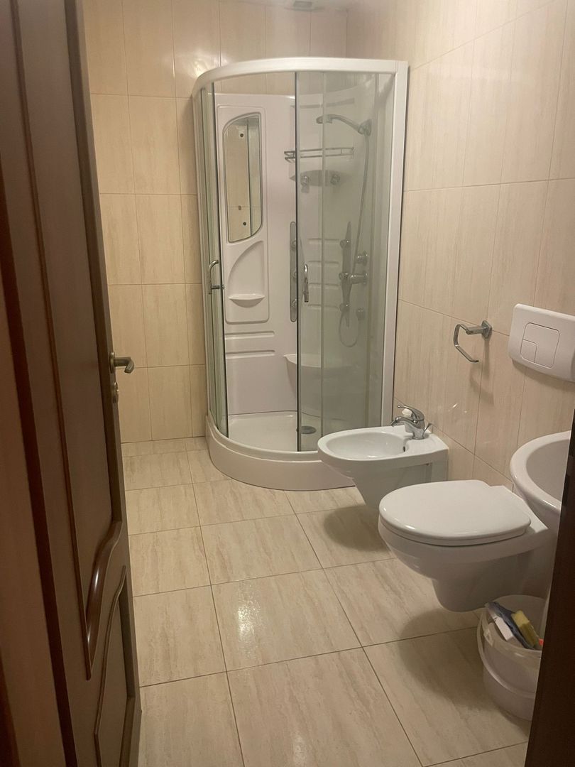 Casa de inchiriat - 200 mp - 6 dormitoare - Str. Tecuci - Poză 8