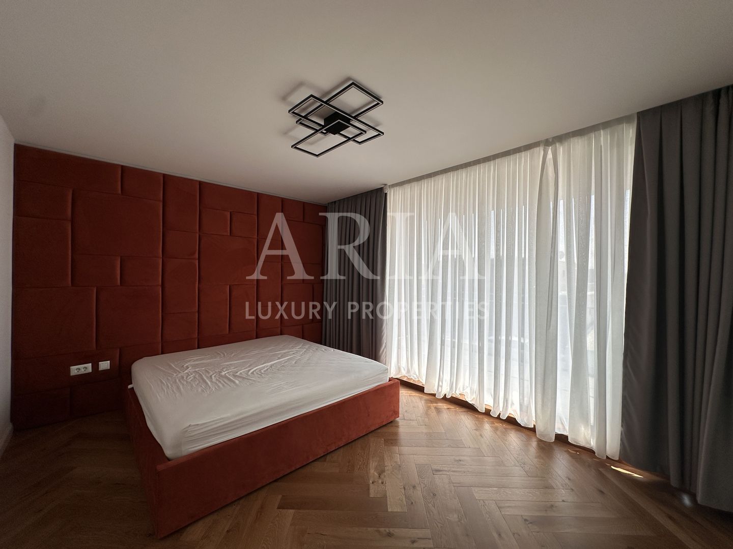 SMART VILLA - POOL - LUXURY GATED COMMUNITY - NEAR THE FOREST - Poză 8