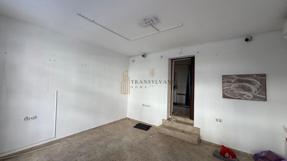 Spațiu comercial de închiriat în zona istorică cu vad pietonal - Poză 1