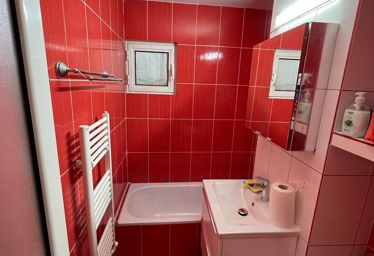 Inchiriem apartament cu 3 camere in centrul orasului, pret 500 euro - Poză 19