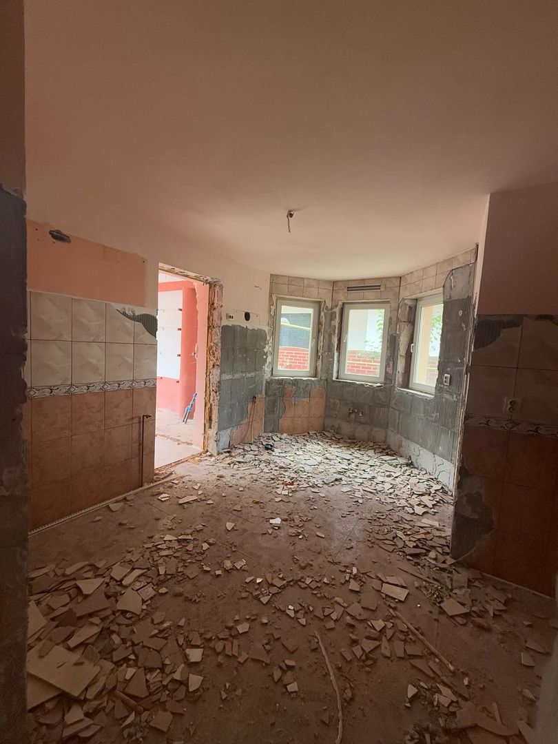 Casa individuala traditionala spatioasa in zona linistita - Dumbravita - Poză 4