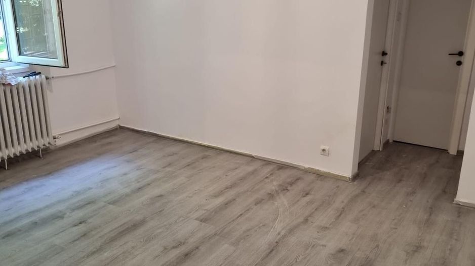 Apartament 2 camere Giurgiului Resita renovat. - Poză 1