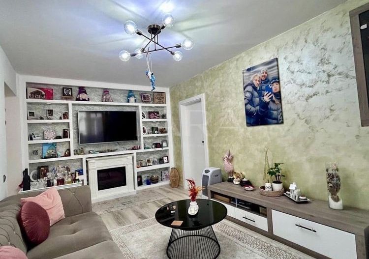 Vânzare Apartament 3 Camere – Zona Florilor, Florești - Poză 1