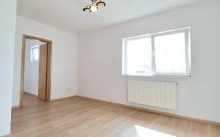 Oferim spre inchiriere casa cu 4 camere,Nemobilata in Dumbravita,aproape de Lidl - Poză 13