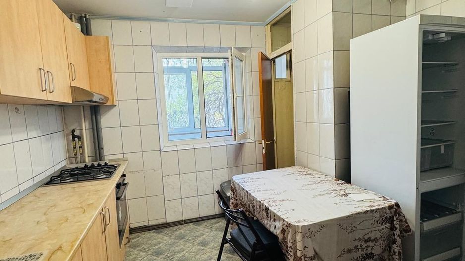 Apartament cu 2 camere zona Parcul Sebastian - Poză 4