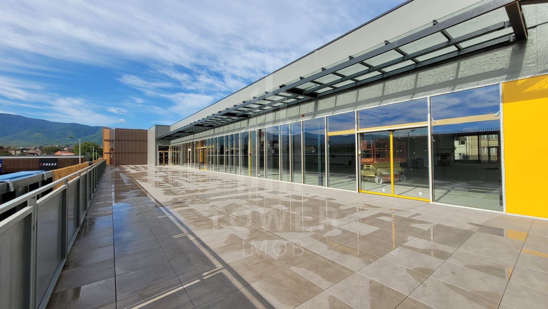 Spațiu comercial de închiriat – 1.200 mp + terasă 350 mp – Cisnădie - Poză 1