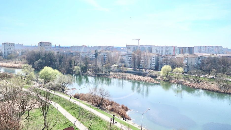 Apartament de vanzare  cu 3 camere Lux in zona Rogerius, Oradea. - Poză 20