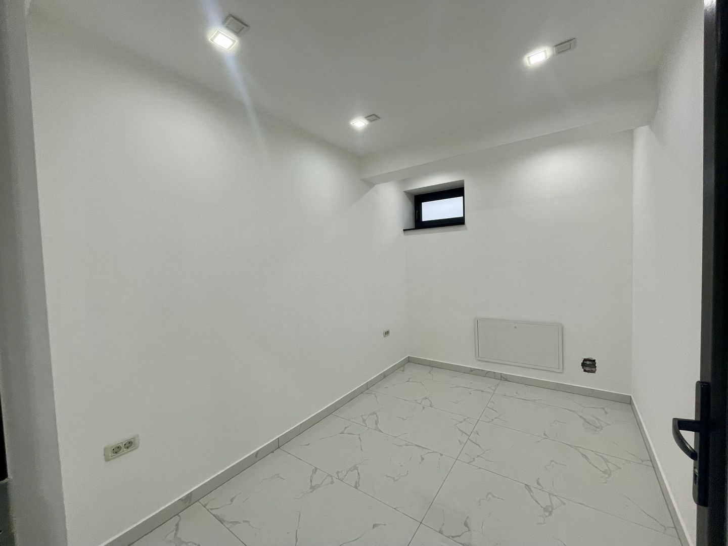 Spațiu Comercial P+Demisol | Vitrină Stradală | Radauti - Poză 12