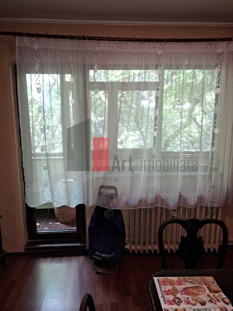 Vânzare apartament 4 camere decomandat Bd. Brâncoveanu - Poză 9