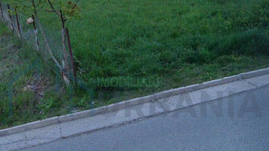 Teren intravilan - Poză 1