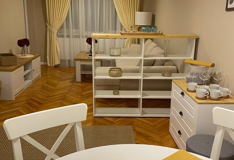 APARTAMENT  CU 3 CAMERE  CU VEDERE SPRE PIATA SF.GHEORGHE - Poză 4