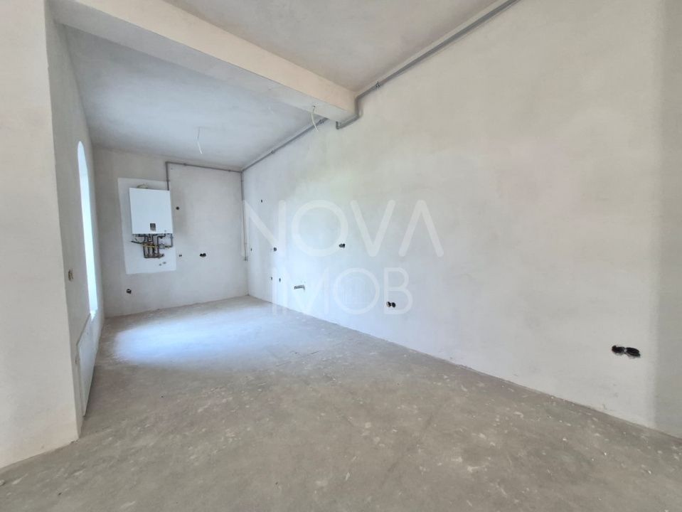 Casa generoasa cu 5 camere, 2 bai, dressing si parcare – Sura Mica - Poză 14
