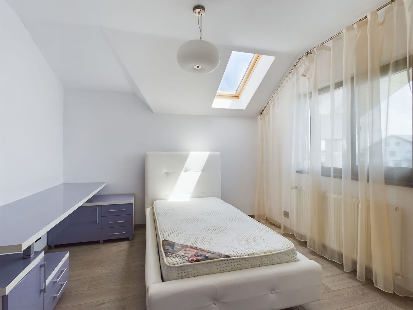 Vilă modernă cu 5 camere în Curtici - Poză 12