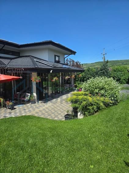 Casă modernă, 4 camere, de vânzare în zona Barnova – 550.000 EUR - Poză 2