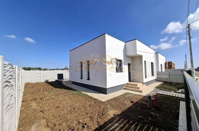 PROMOTIE!!! Casa de vanzare la 3 min de bld principal - Poză 1