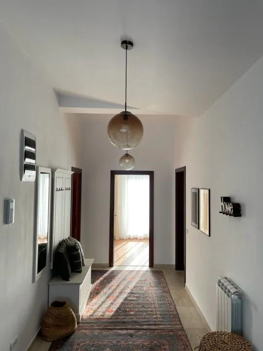 Apartament 3 camere - Vedere Parcul Tineretului — fotografia 3
